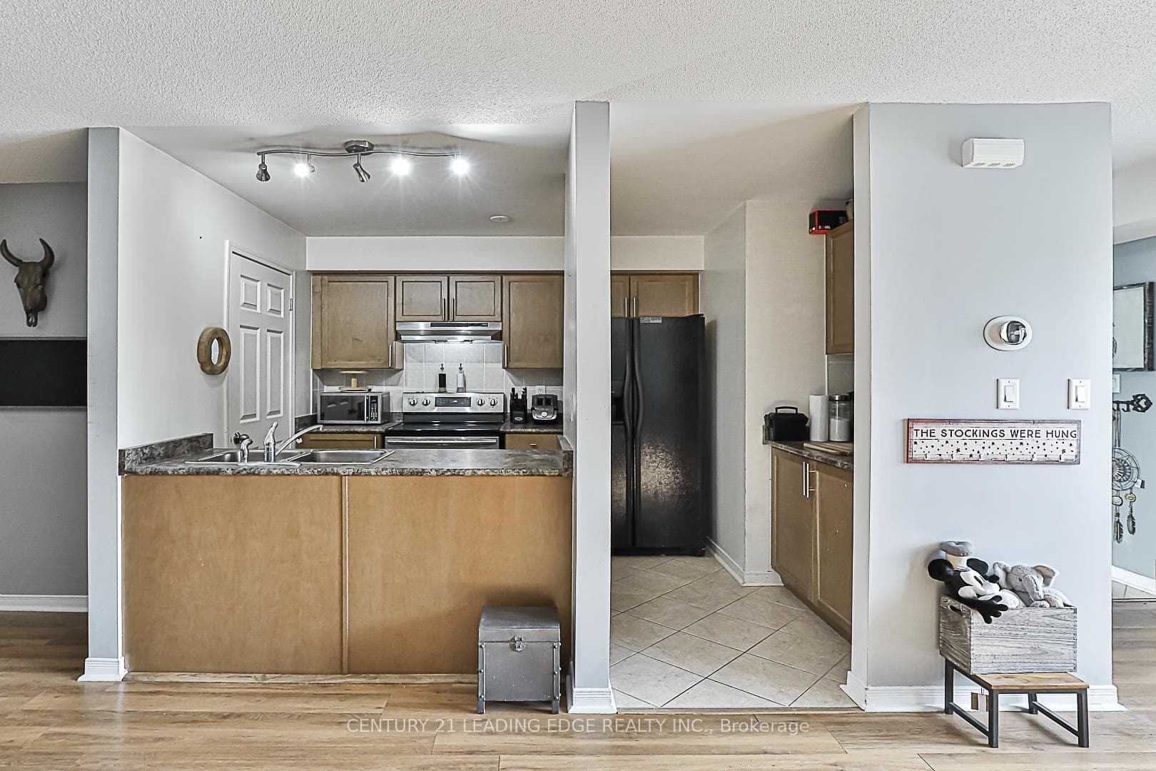 166 LOUISBOURG Way photo 12