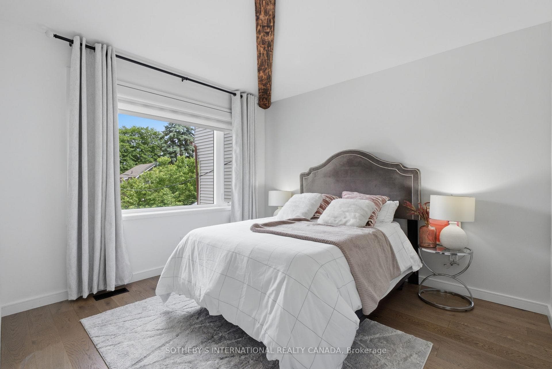 32 Eaton Avenue photo 18
