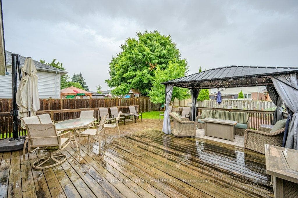 59 Julia Crescent photo 39