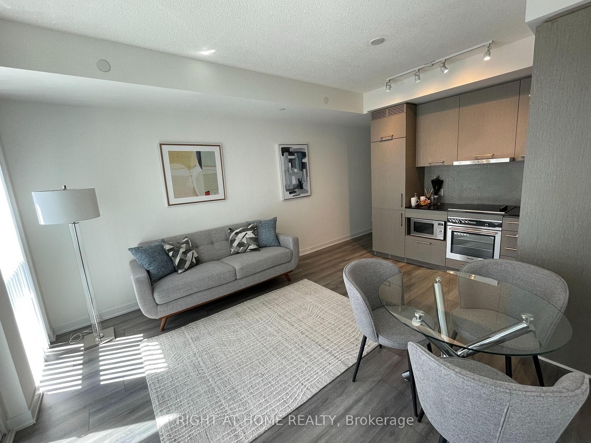 87 Peter Street Unit 1713 photo 1