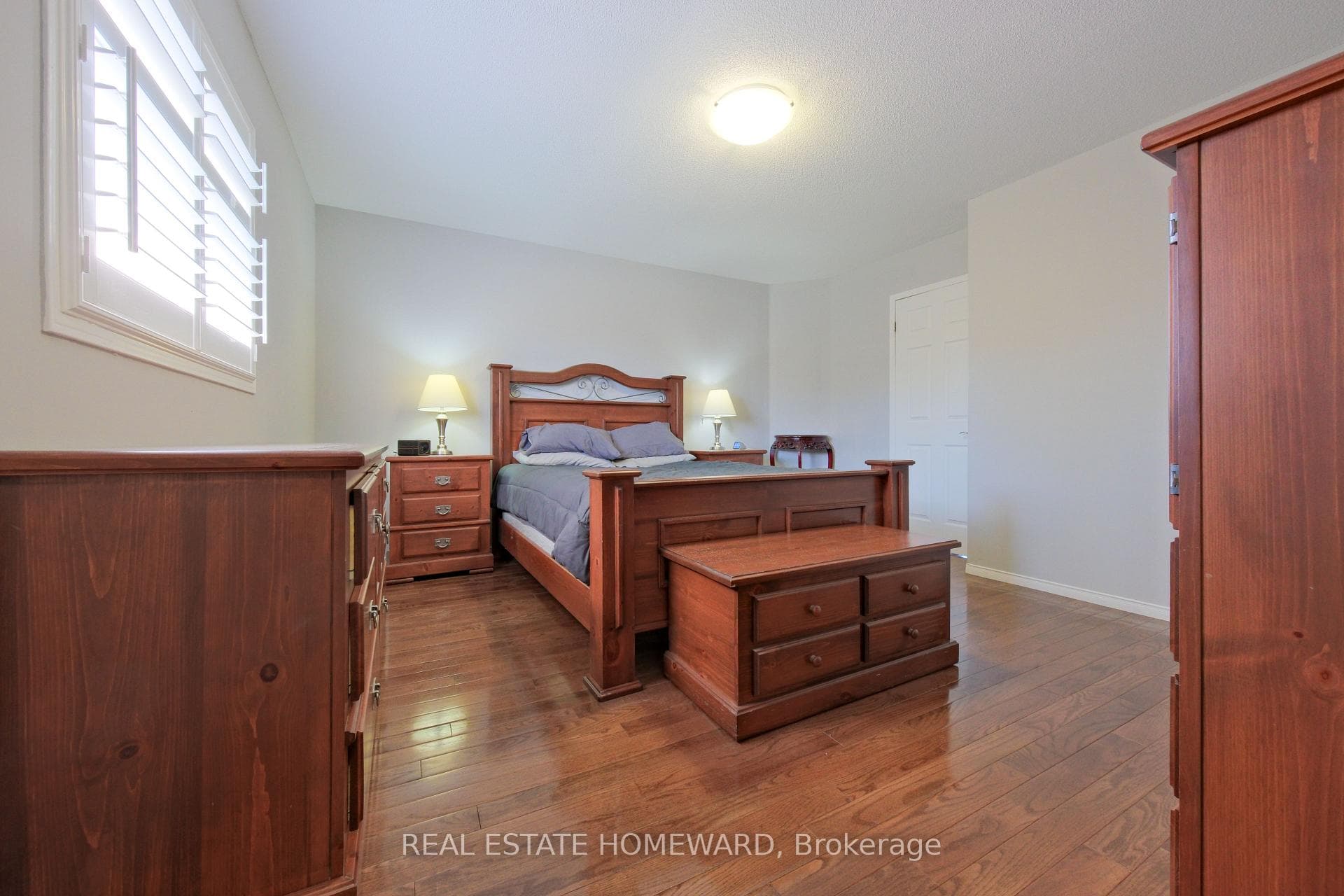 1283 Vincent Crescent photo 22