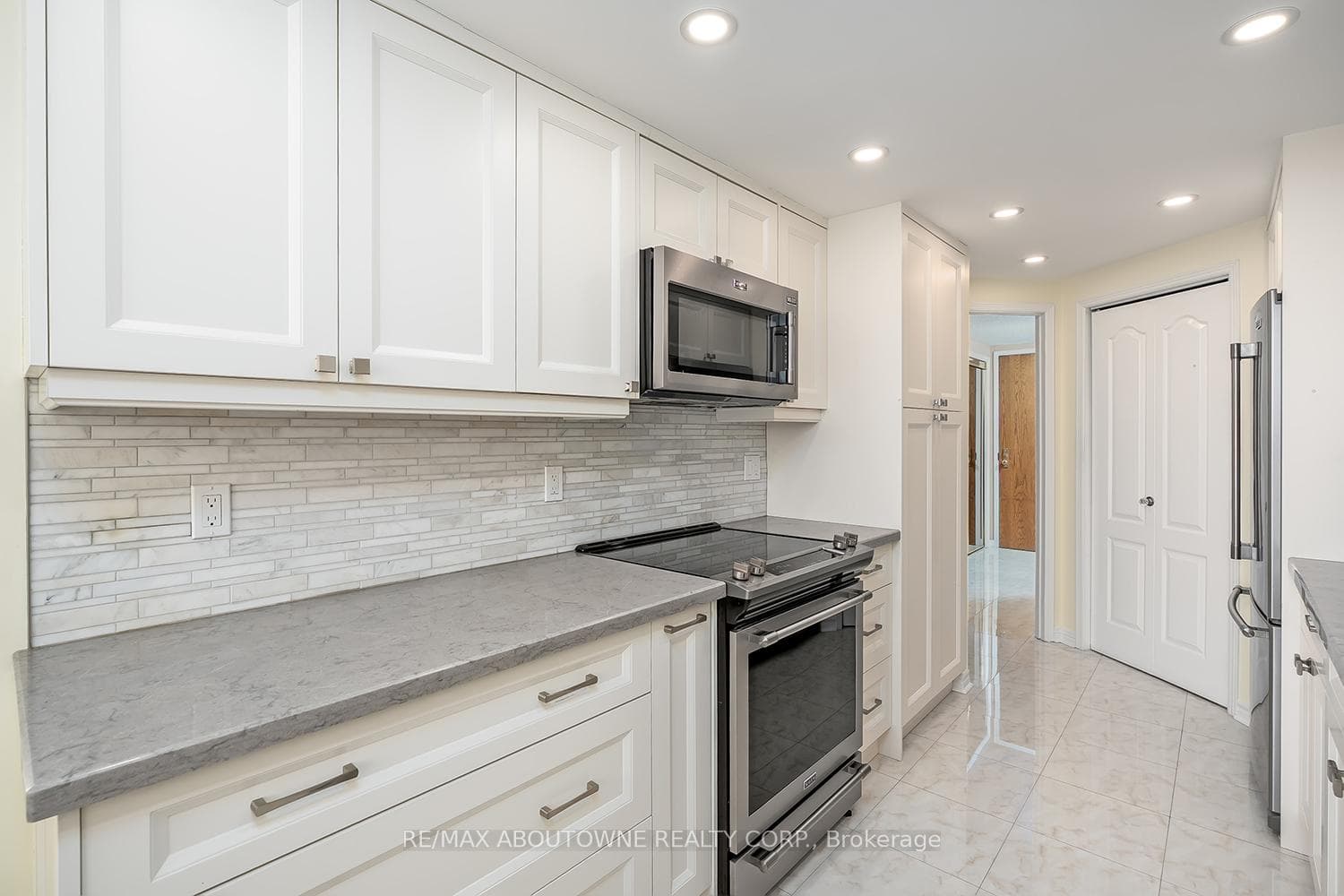 1905 Pilgrims Way Unit 203 photo 13