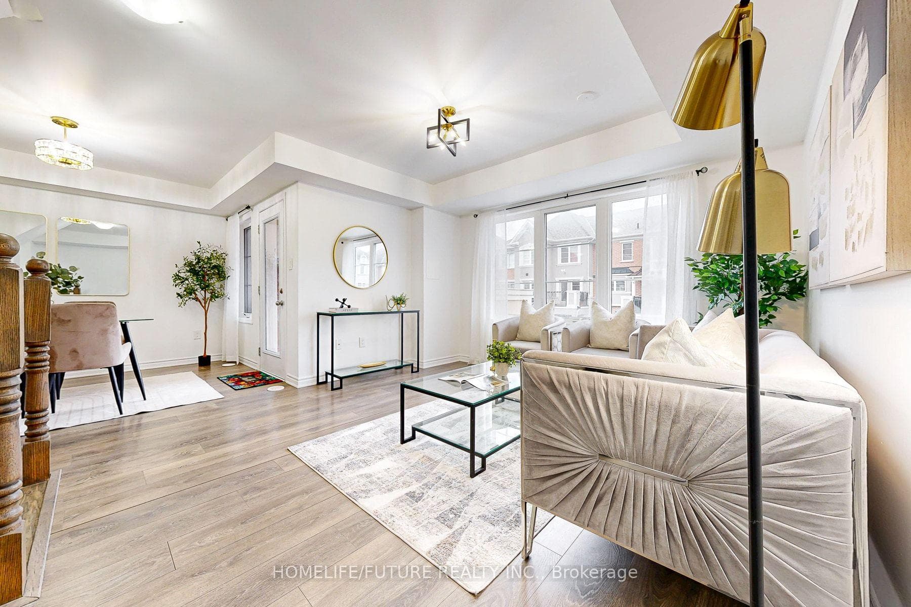 64 Ayers Crescent photo 10