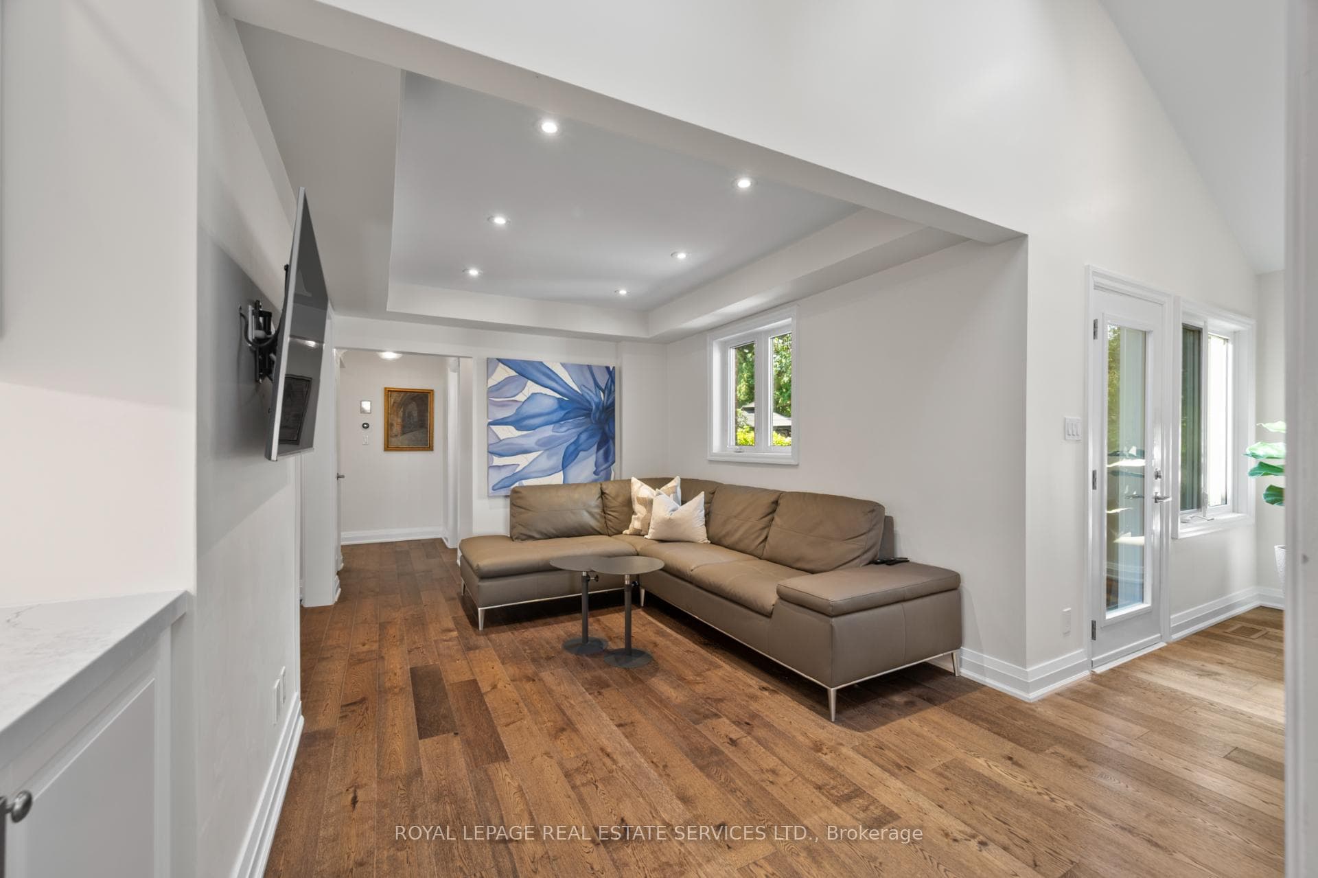 70 Chestnut Hills Parkway photo 17
