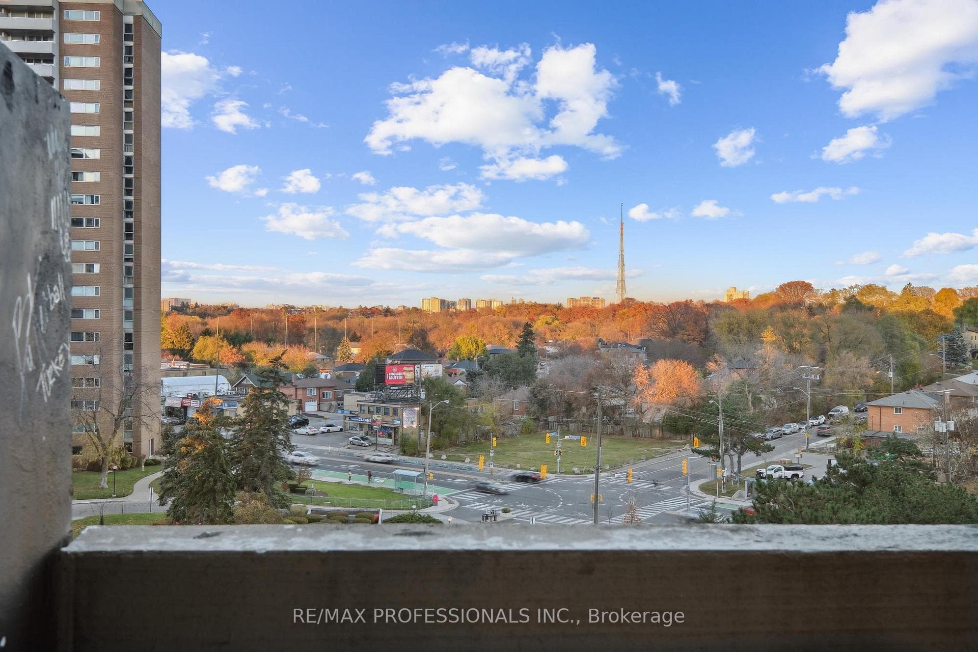 250 Scarlett Road Unit 706 photo 15