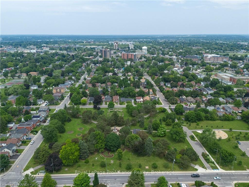 52 CARRUTHERS Avenue photo 47