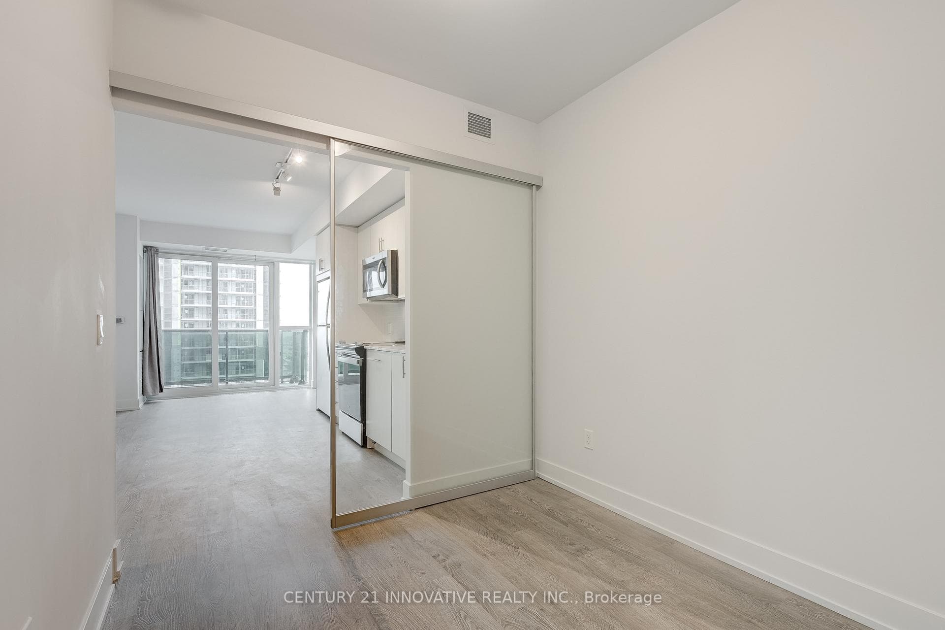 2550 Simcoe Street Unit 1209 photo 14
