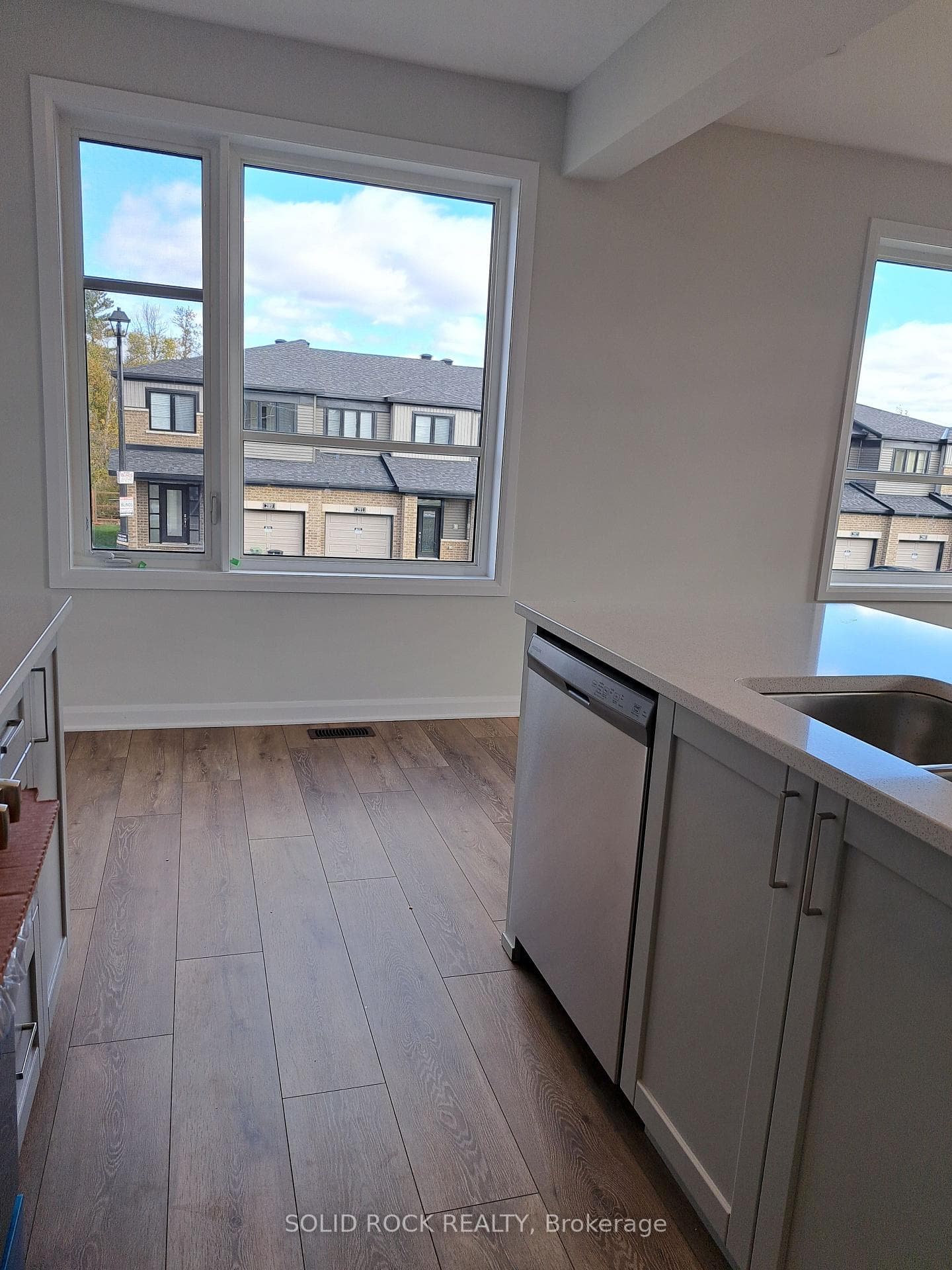 288 Elsie Macgill Walk photo 13