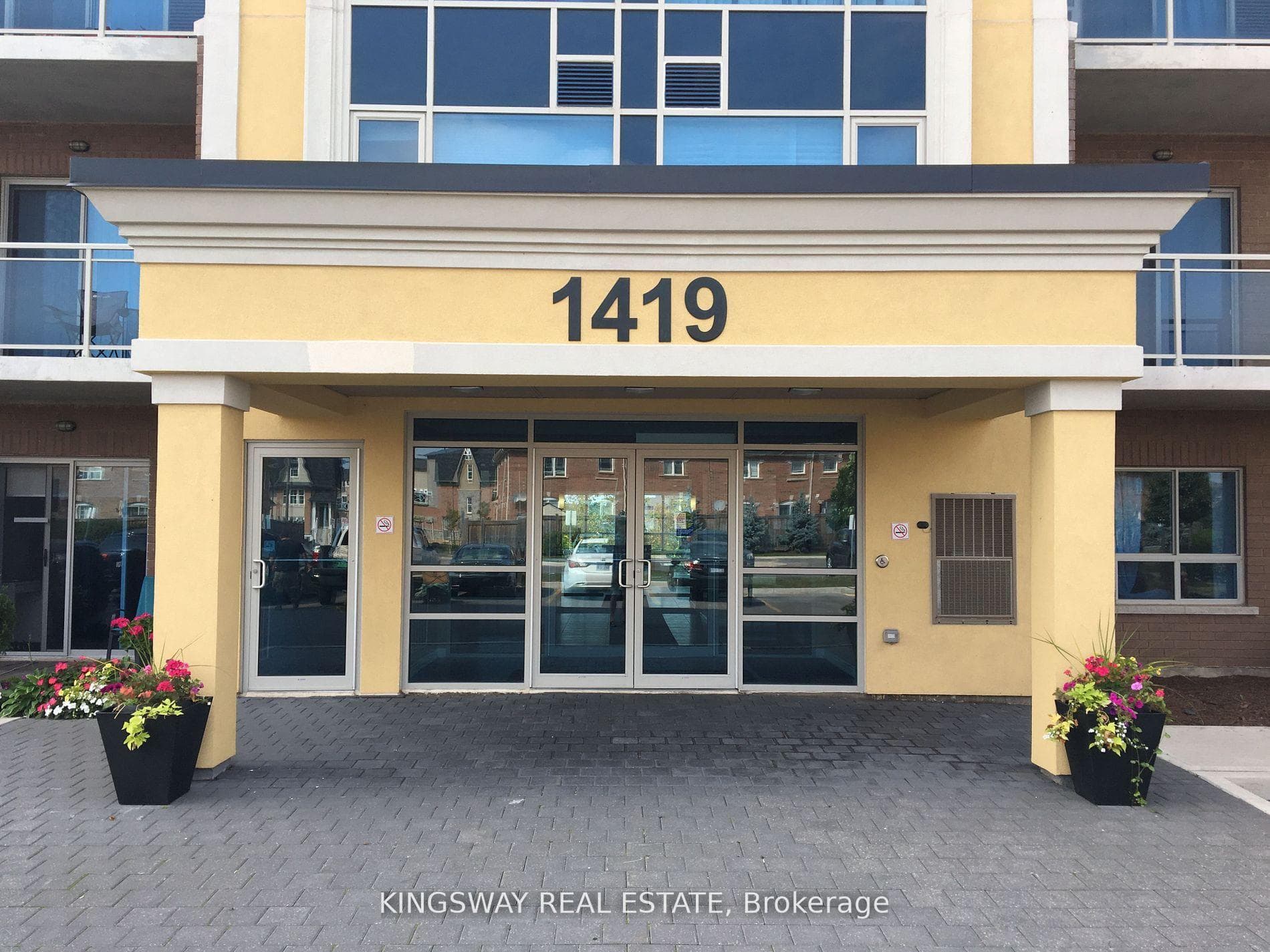 1419 Costigan Entrance