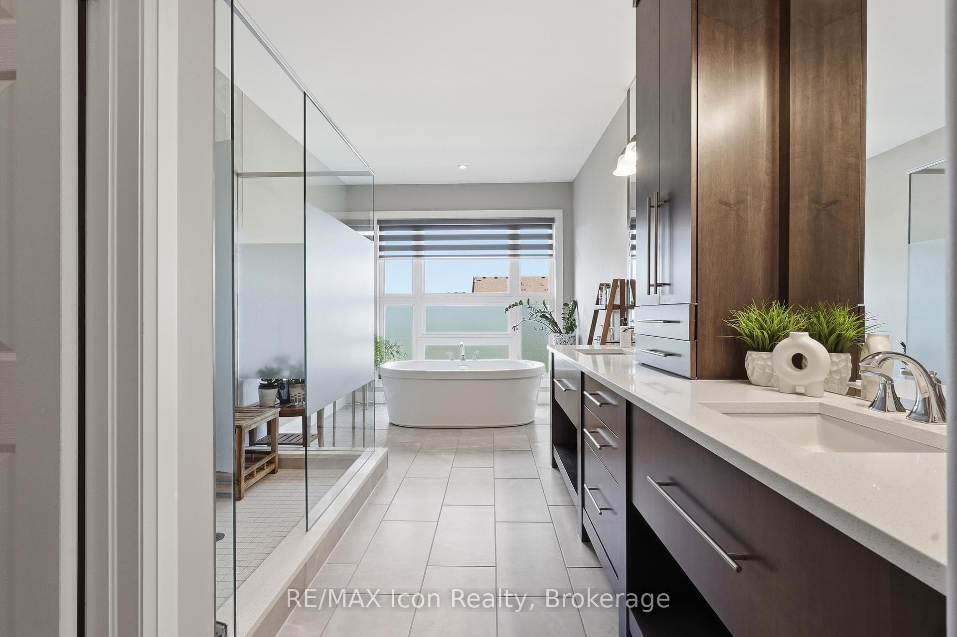 Primary bathroom - ensuite