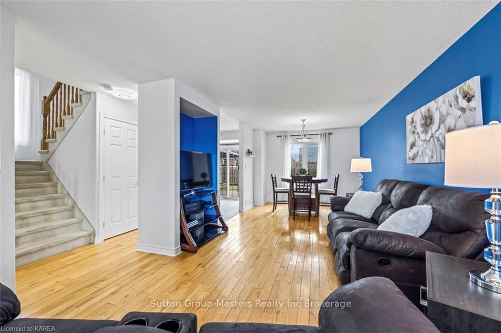 386 COOKE Crescent photo 6