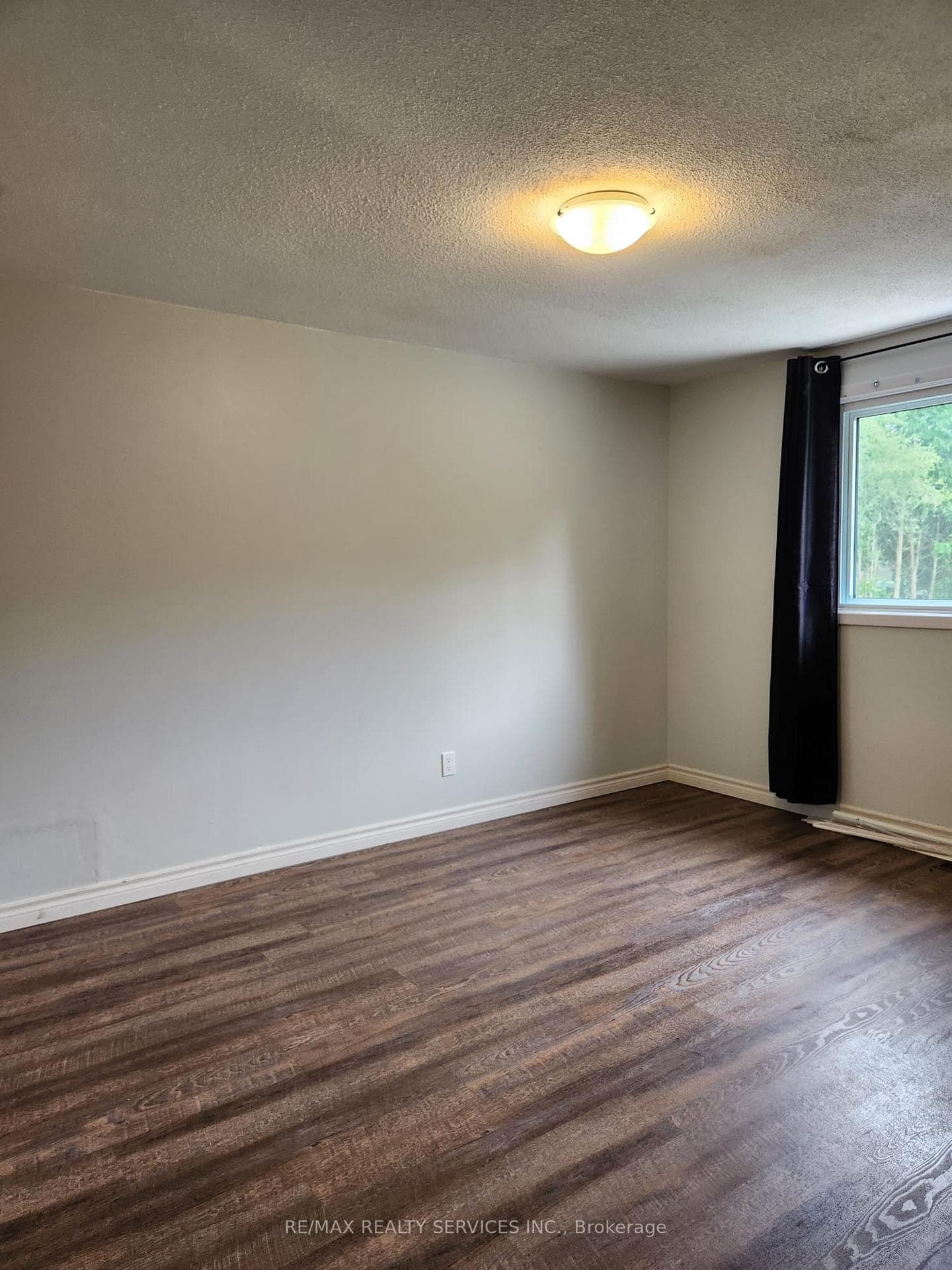 71 Helene Crescent Unit Upper photo 19
