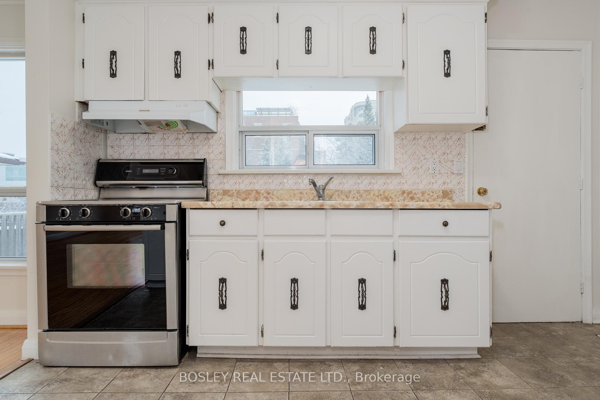 215 Cocksfield Avenue photo 9