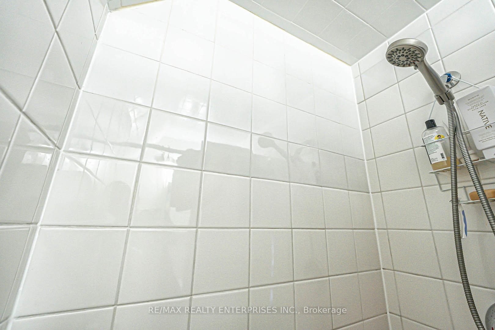 914 Dovercourt Road photo 19