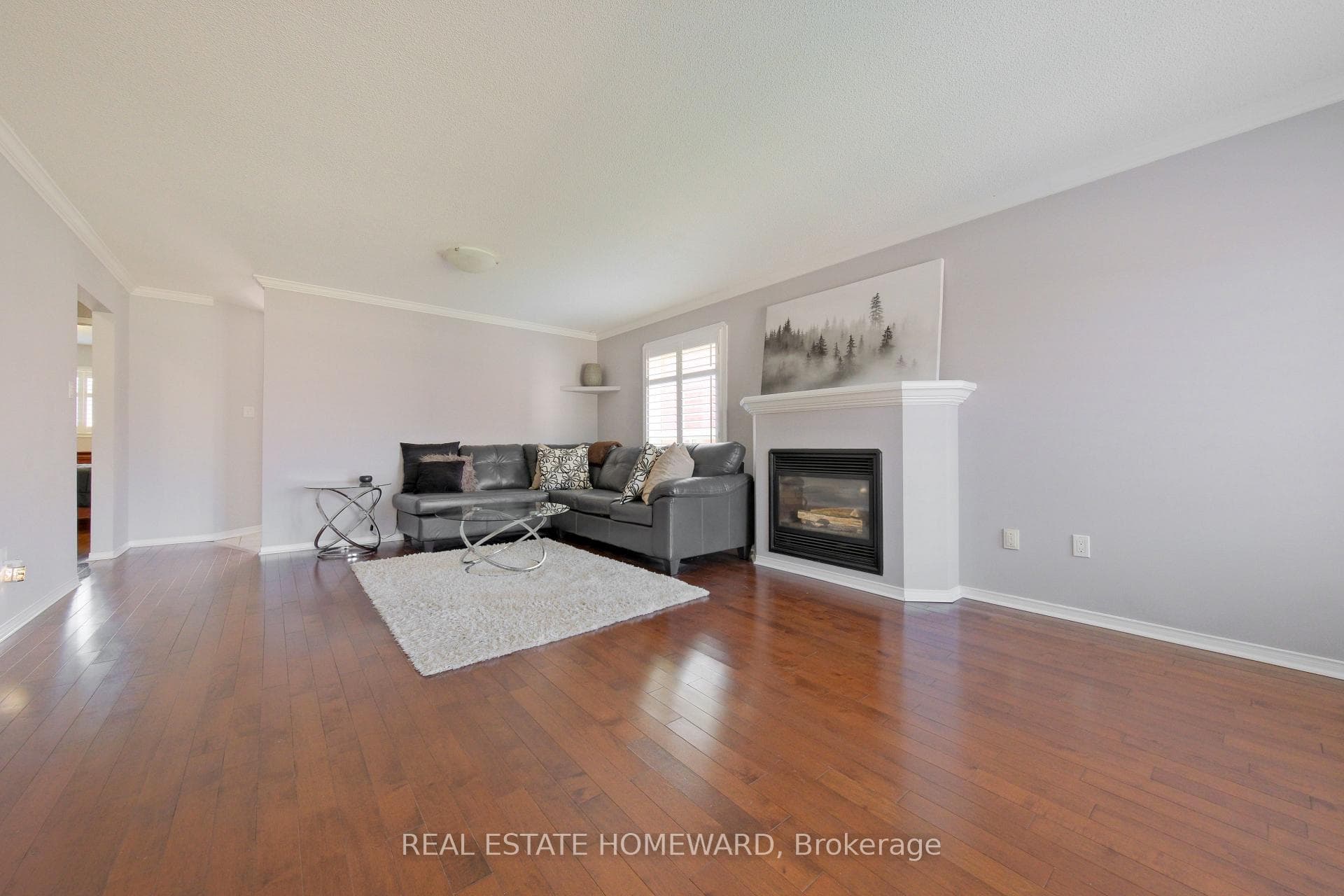 1283 Vincent Crescent photo 9