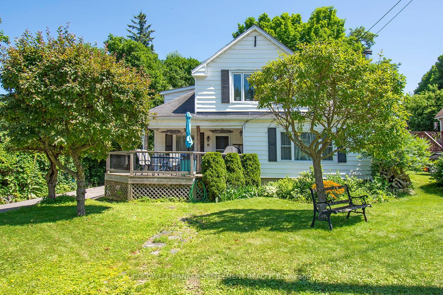 1070 Elizabeth Street photo 1