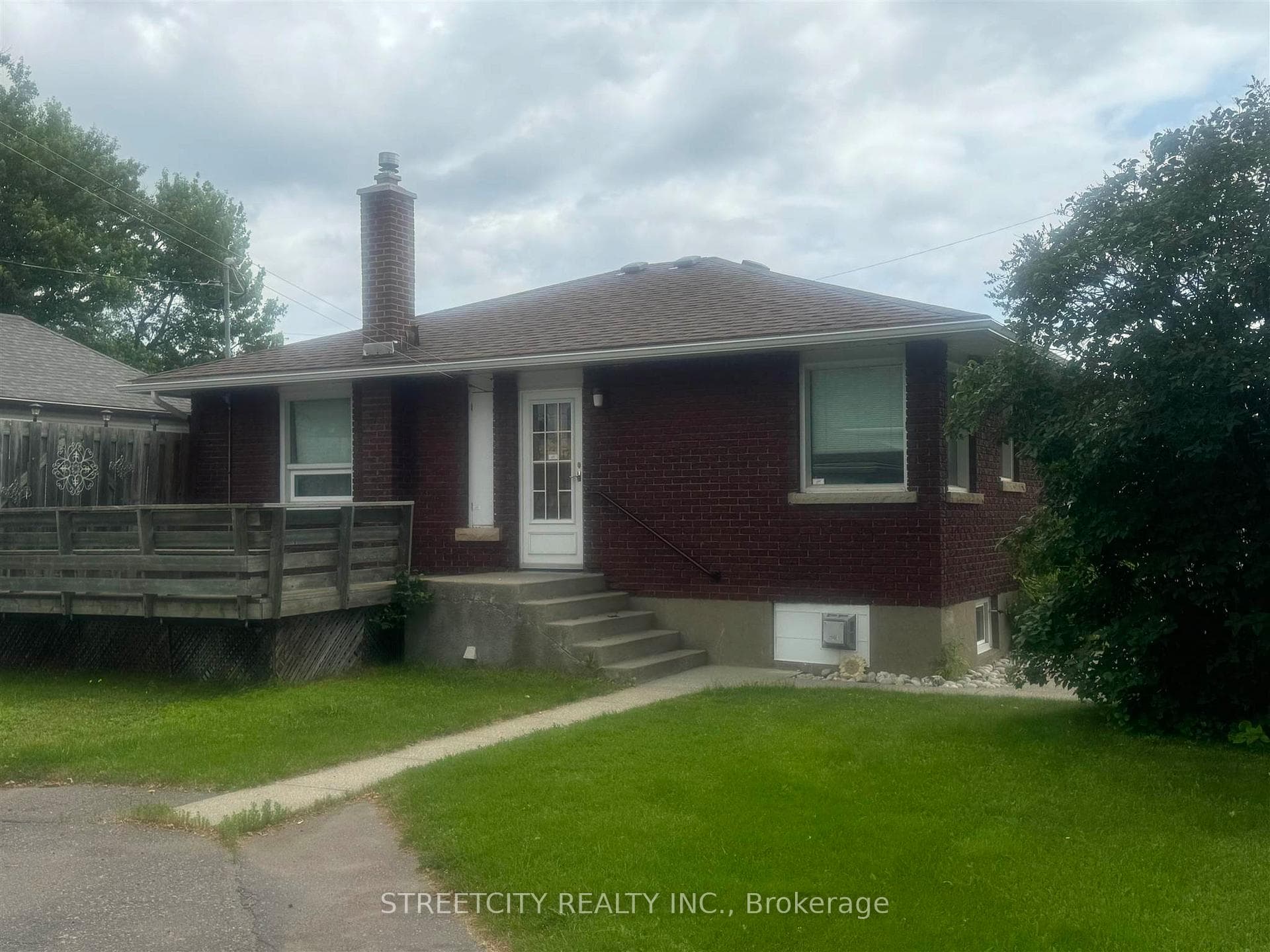 1225 Brown Street photo 3