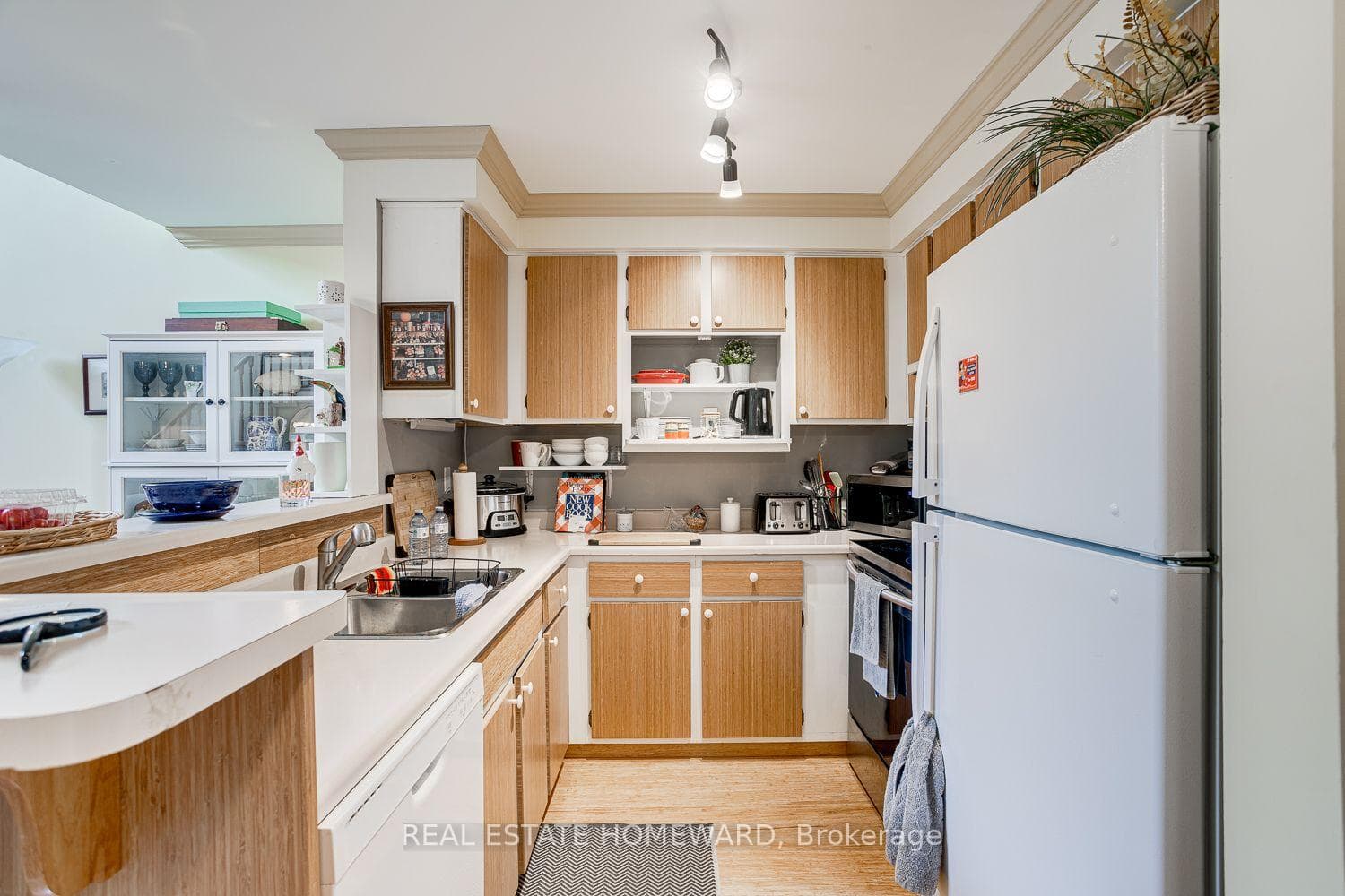 182 D'arcy Street Unit F204 photo 23