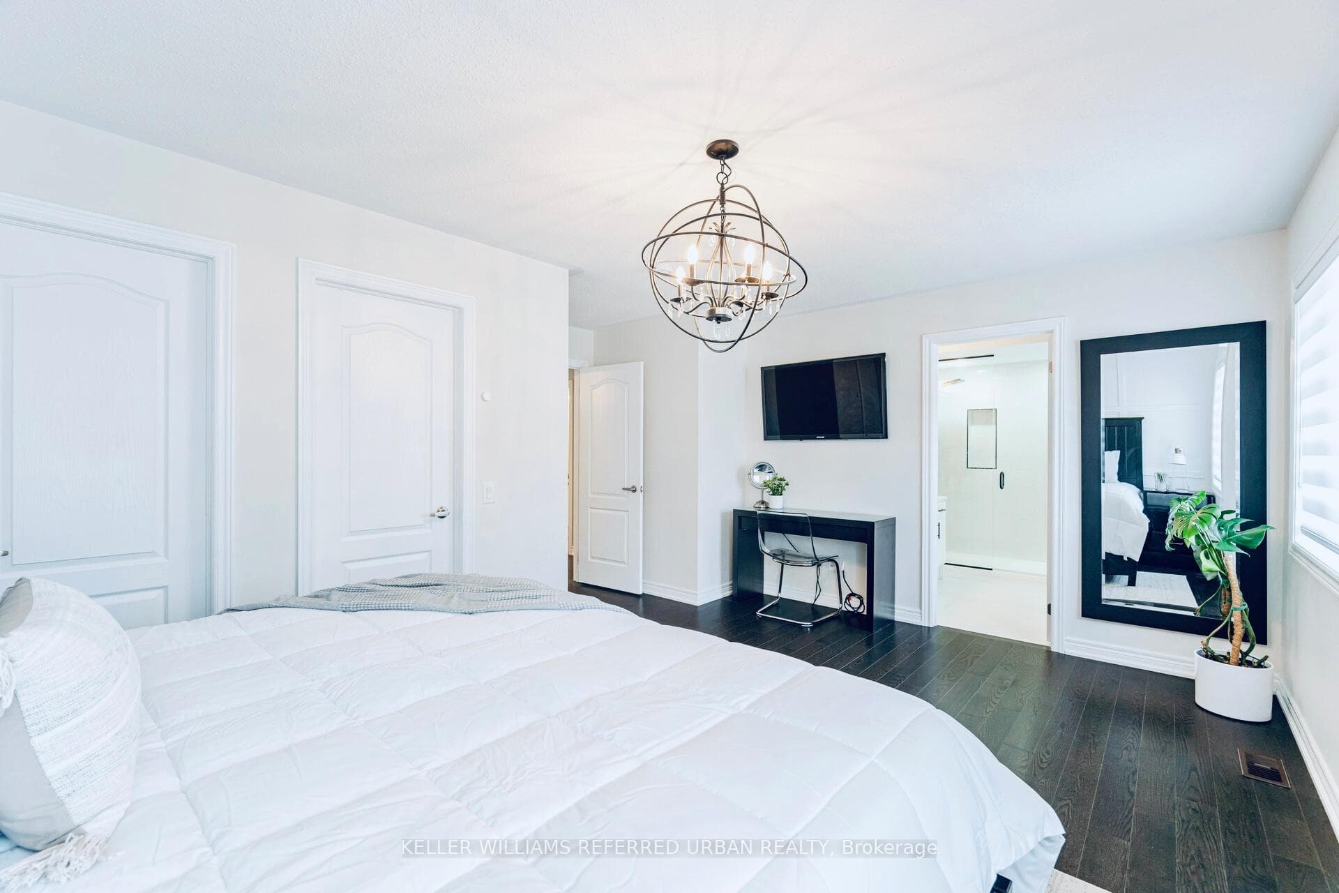 696 Clifford Perry Place photo 13