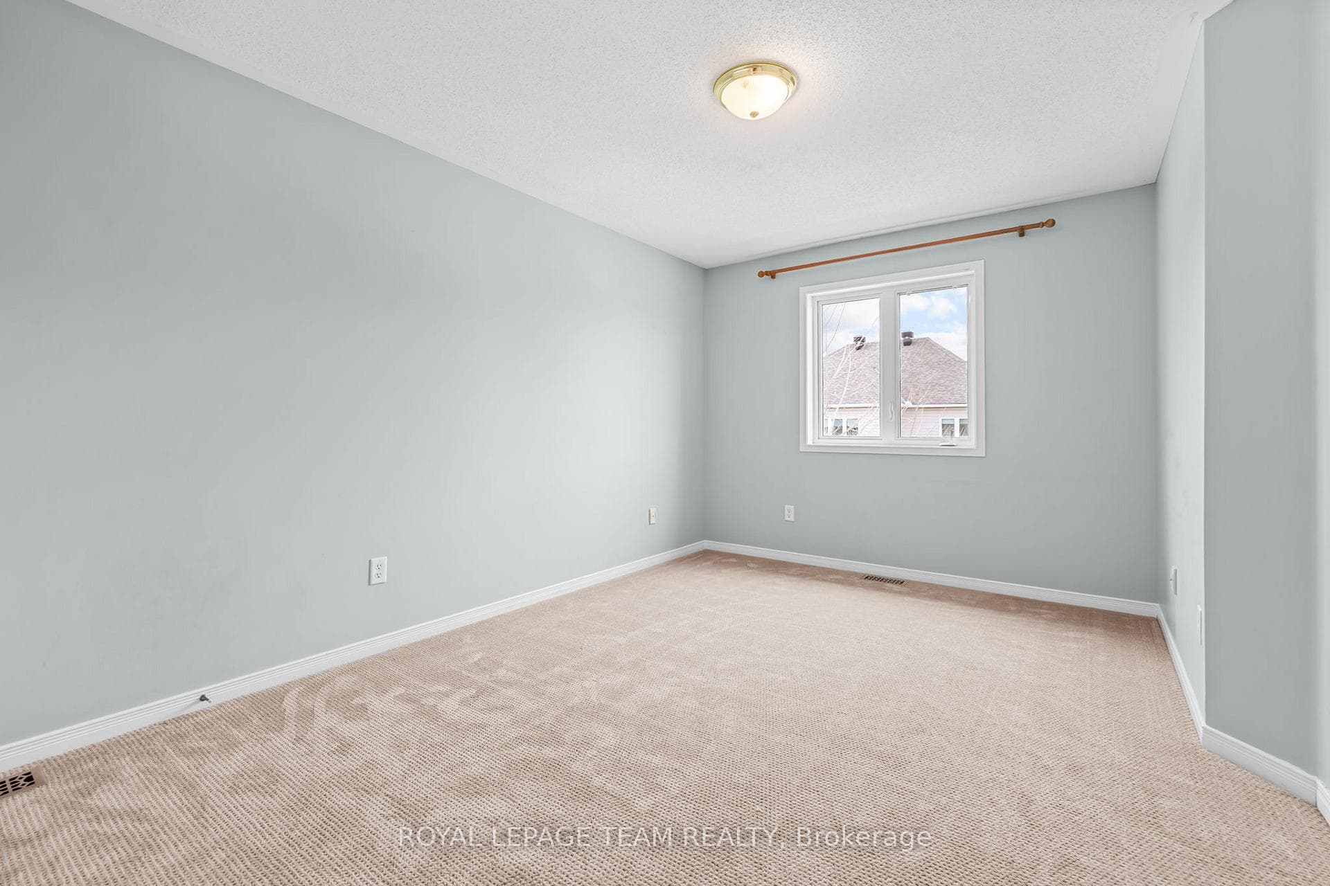 522 Kentmare Crescent photo 30