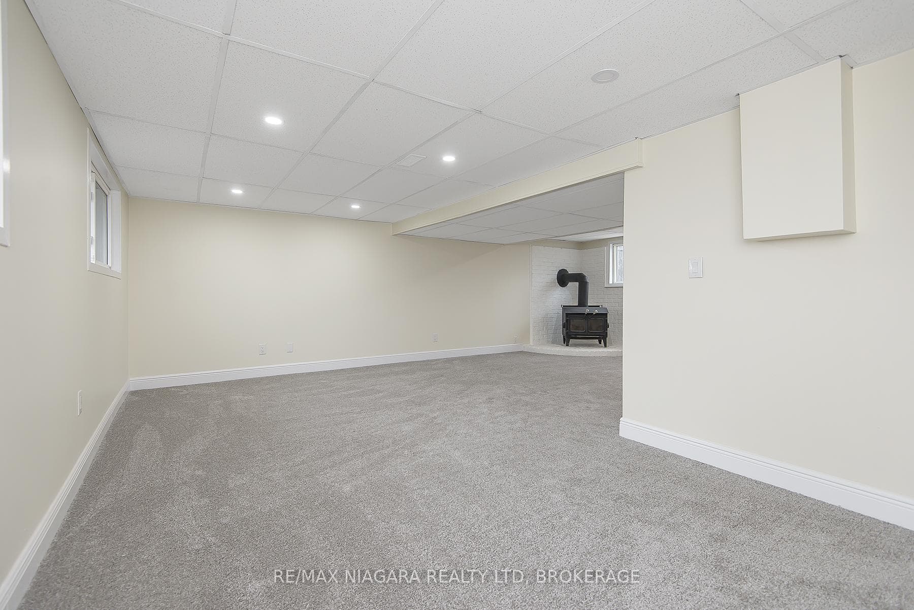16 Huntley Crescent photo 32