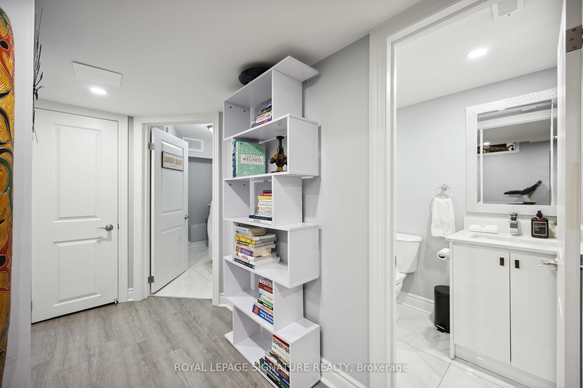 674 Sultana Square photo 28
