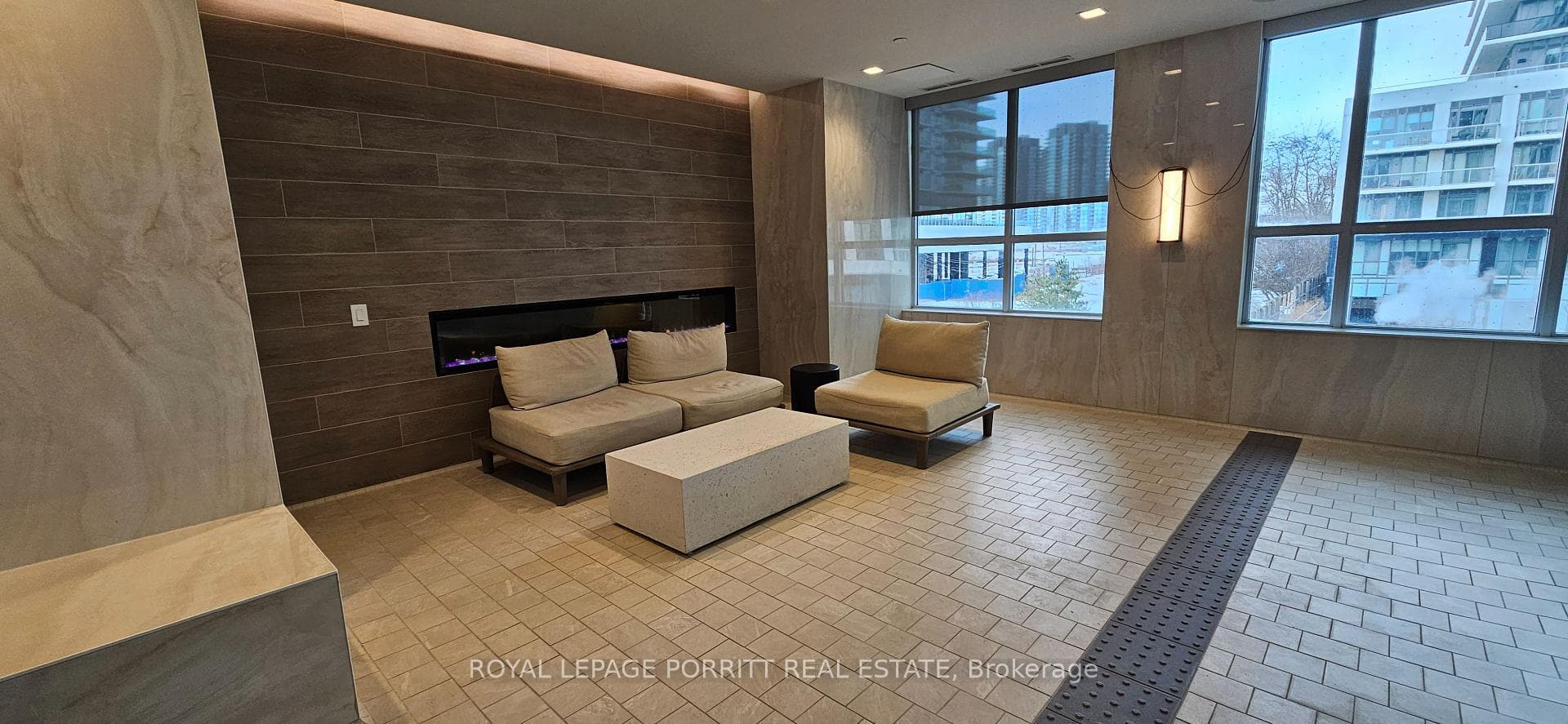 Pool Lounge