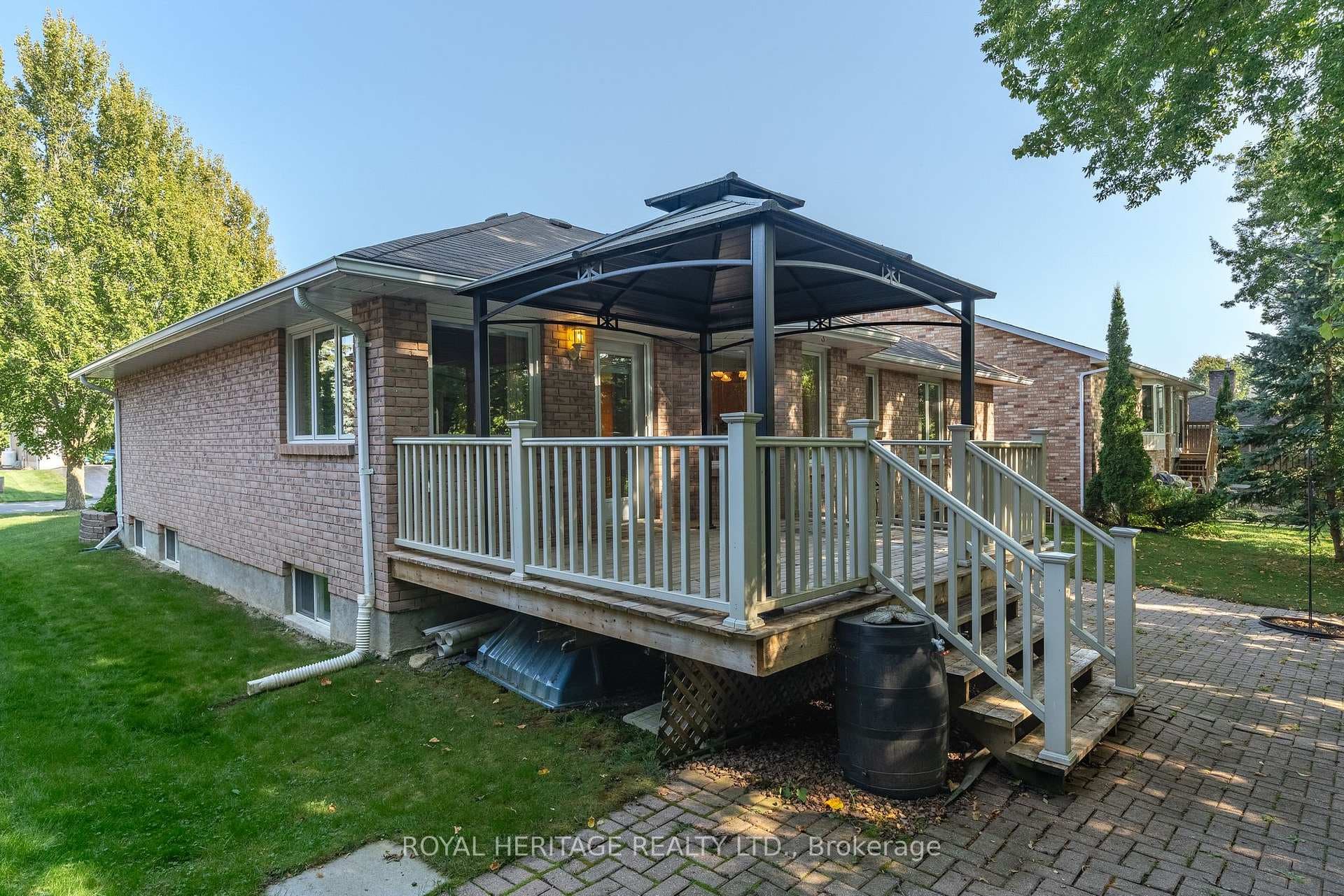 14 Hillview Drive photo 20