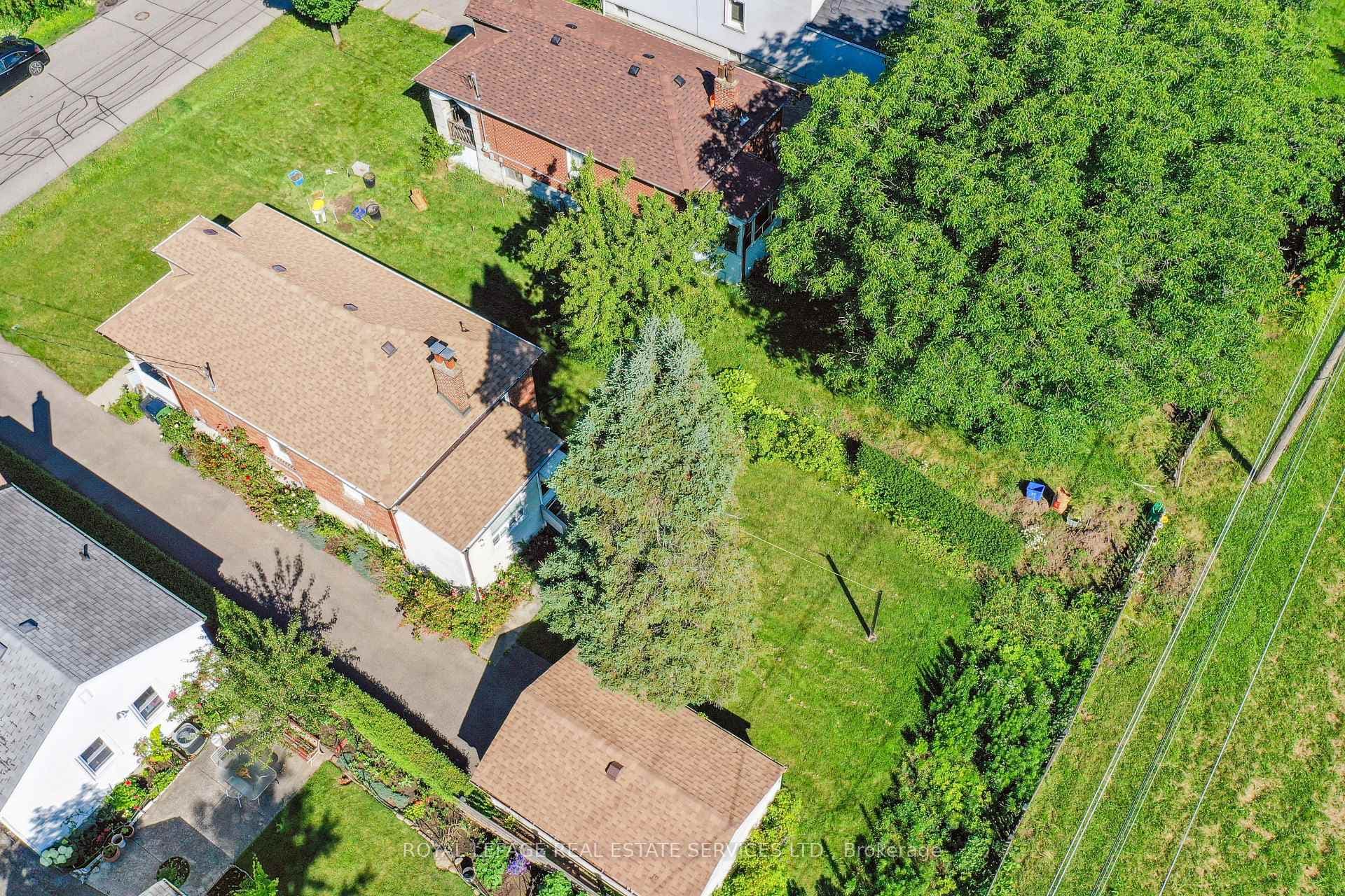 15 Acorn Avenue photo 23