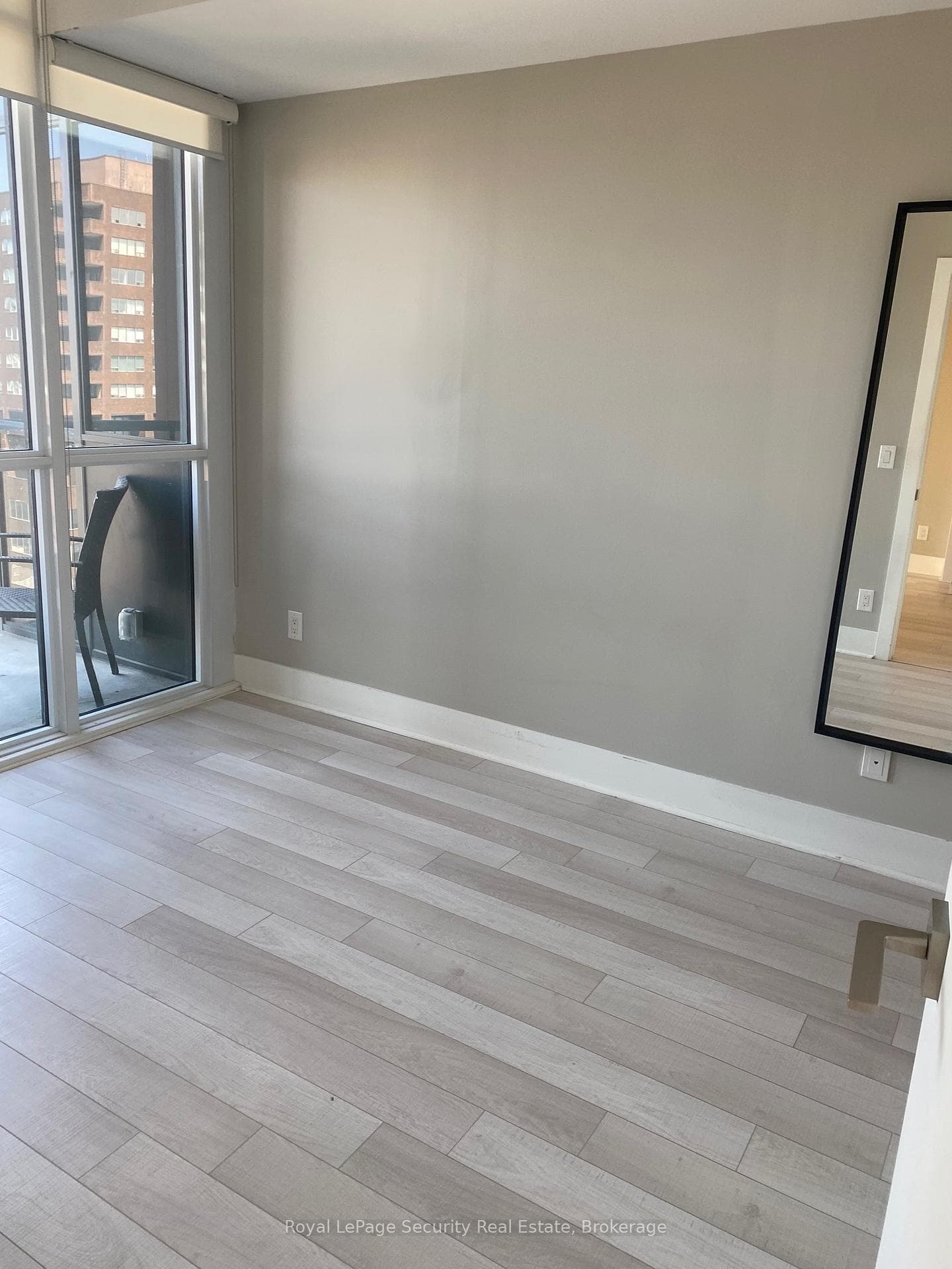 32 Davenport Road Unit 1605 photo 17