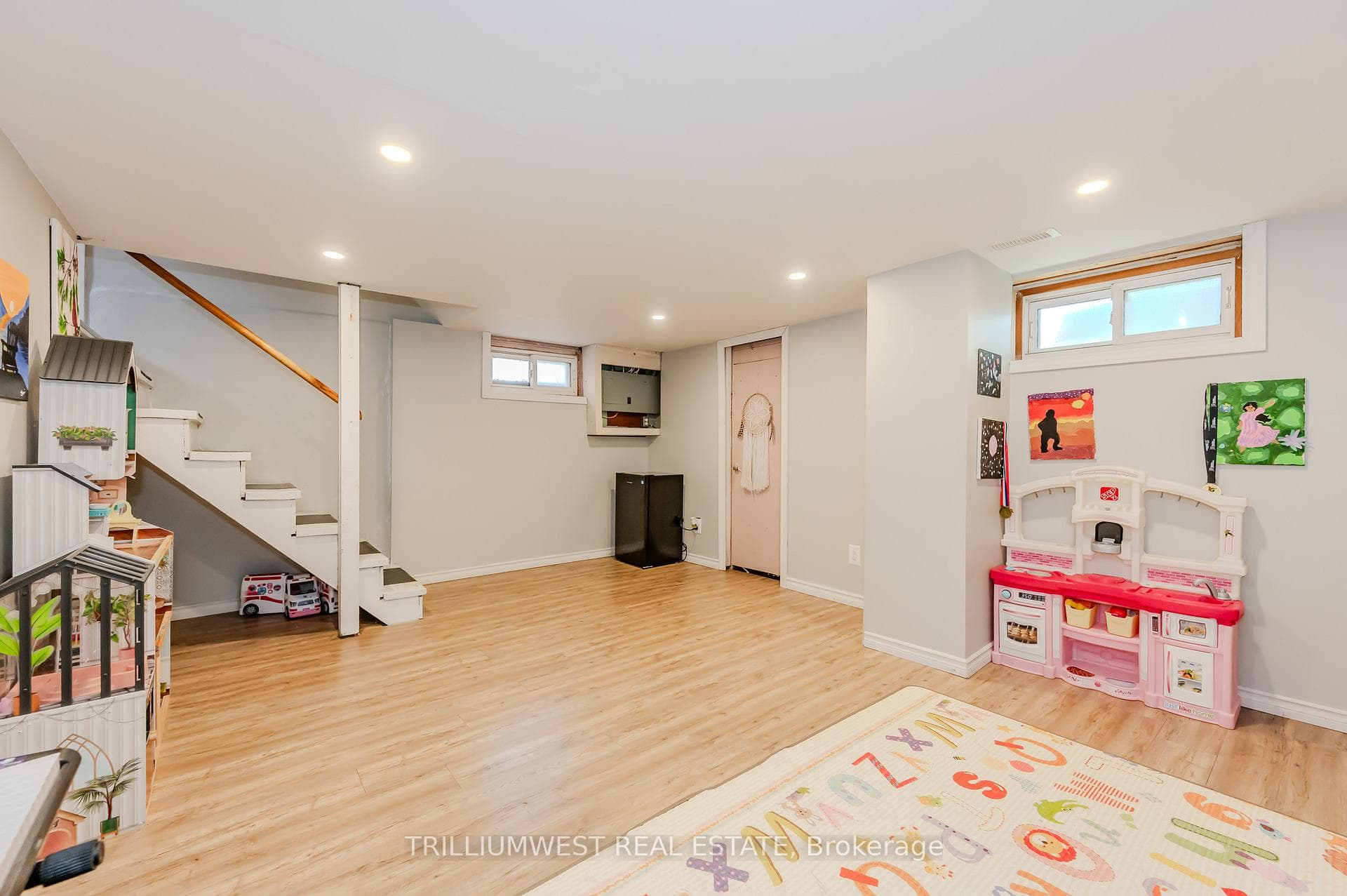 152 Donald Street photo 26