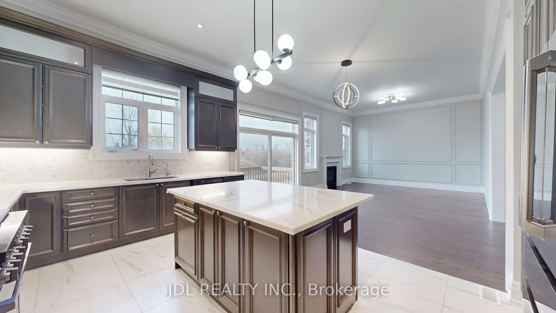 87 Bremner Street photo 13