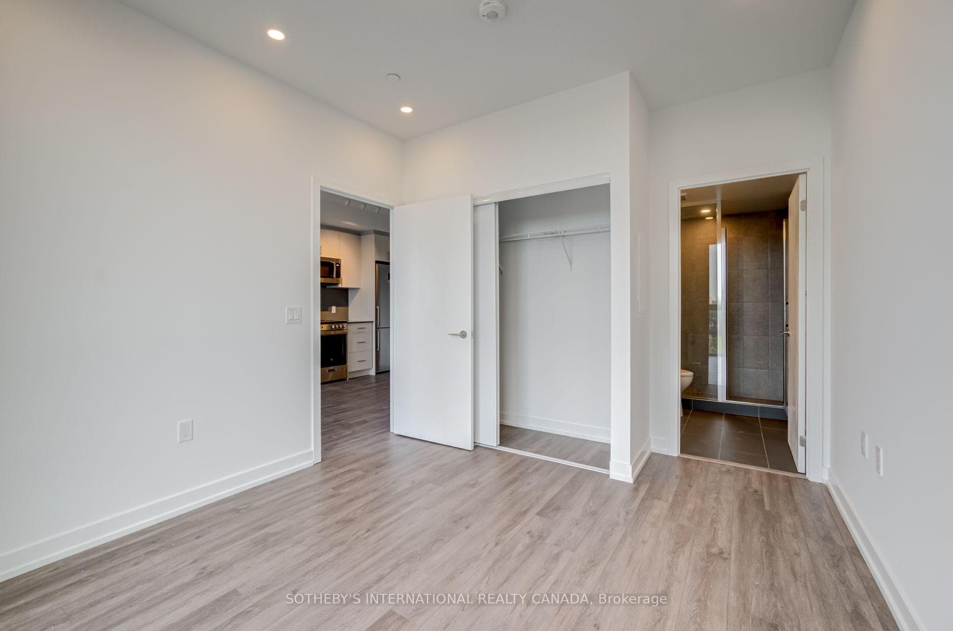 1195 The Queensway Avenue Unit 803 photo 16