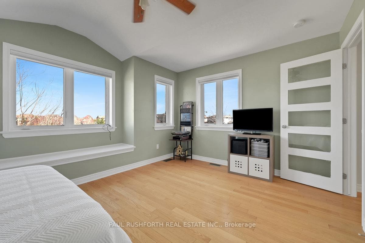 Bedroom 33