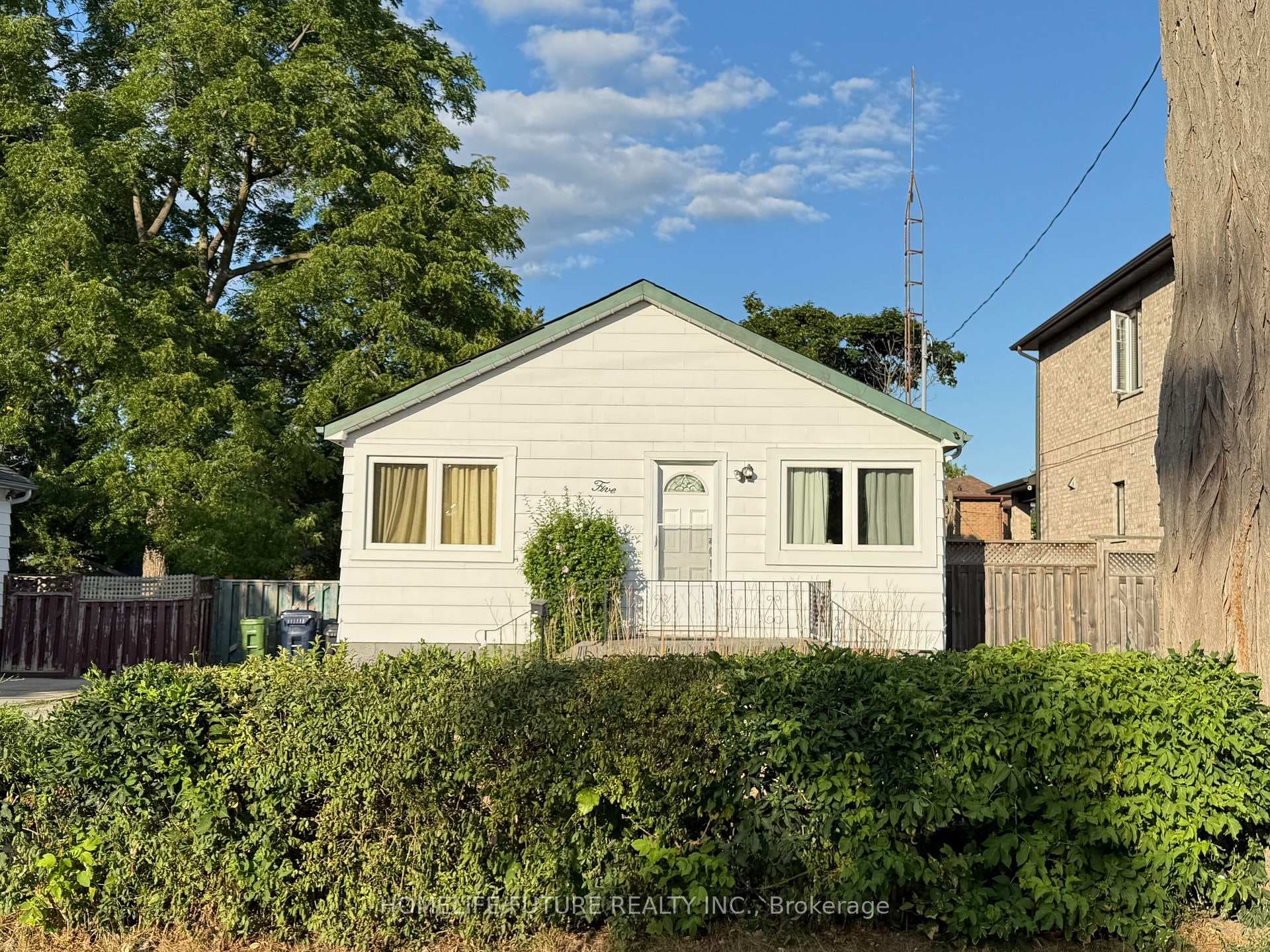 5 Weir Crescent photo 1