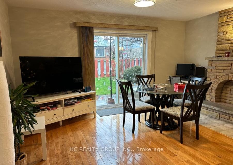 322 Carson Drive Unit Lower photo 4