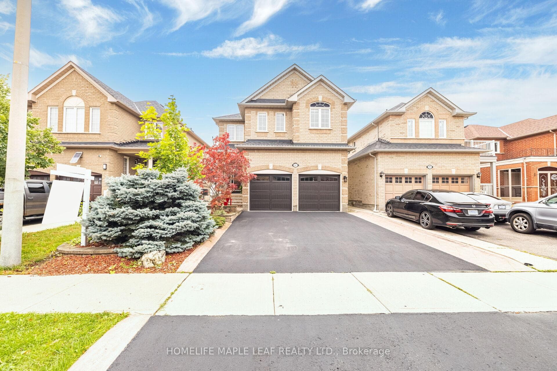 62 Fallstar Crescent photo 1