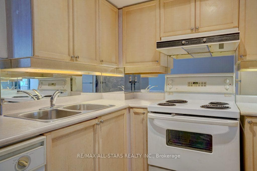 1 Rean Drive Unit 407 photo 14