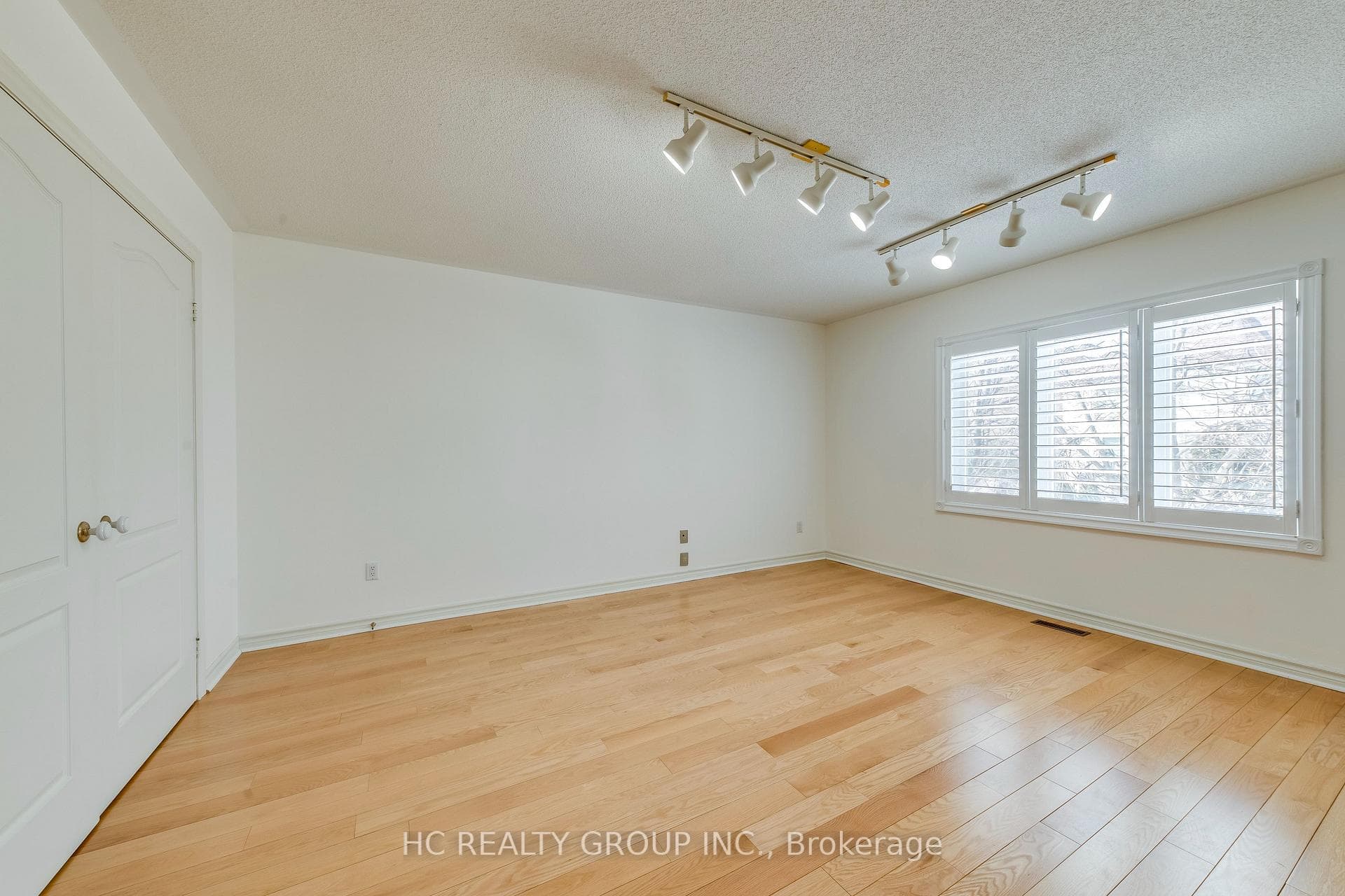 5160 Montclair Drive photo 40