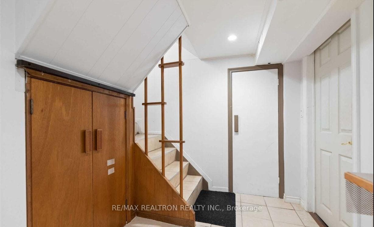 473 Vaughan Road photo 7
