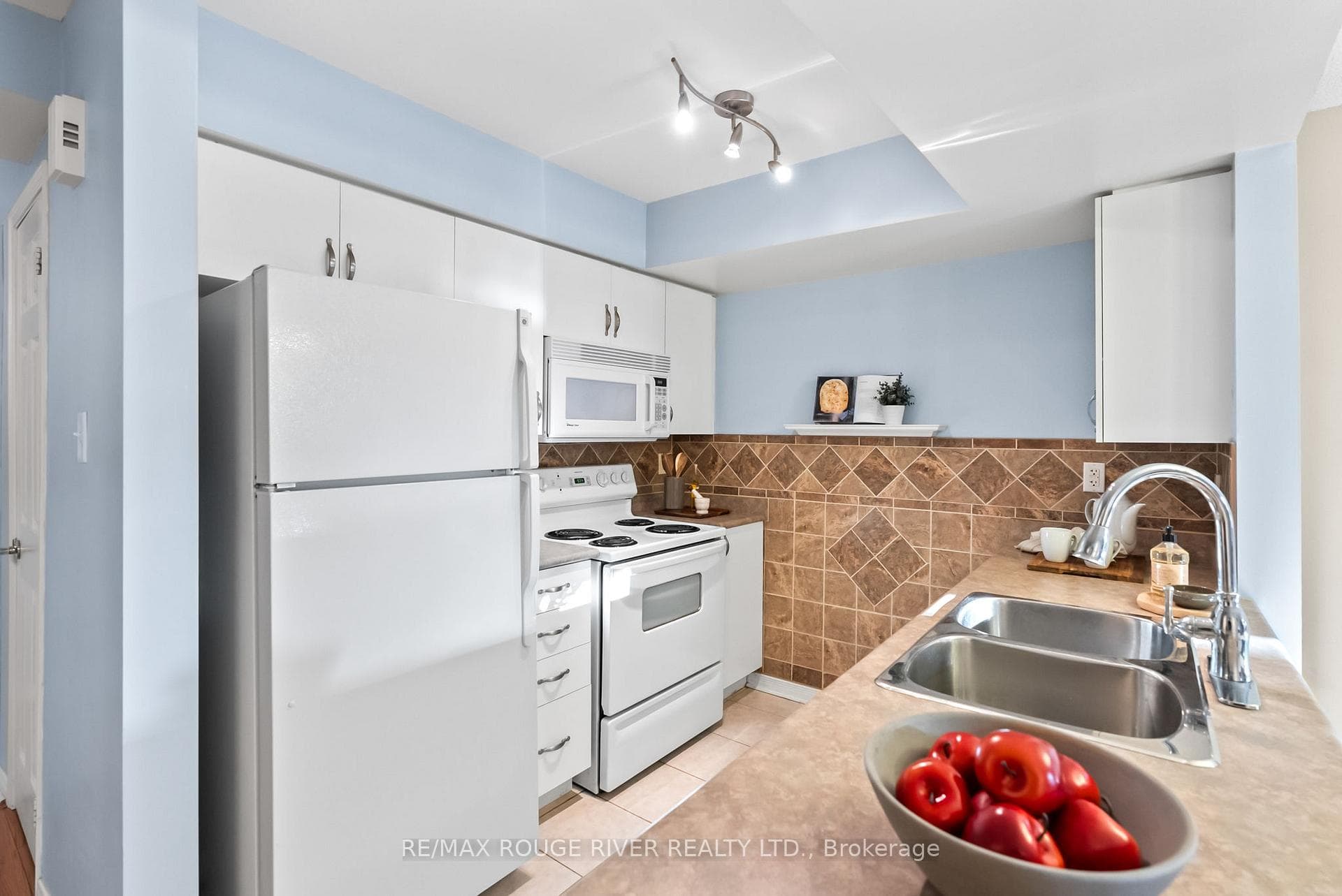 12 Petra Way Unit 1 photo 5