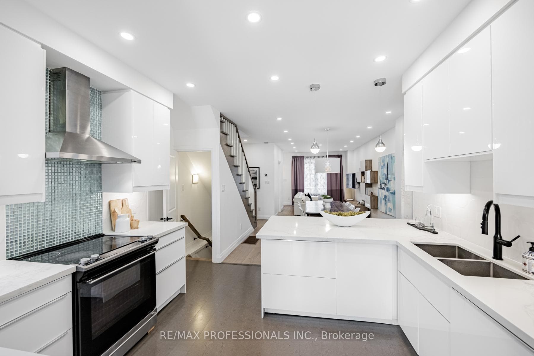 1251 Dufferin Street photo 15