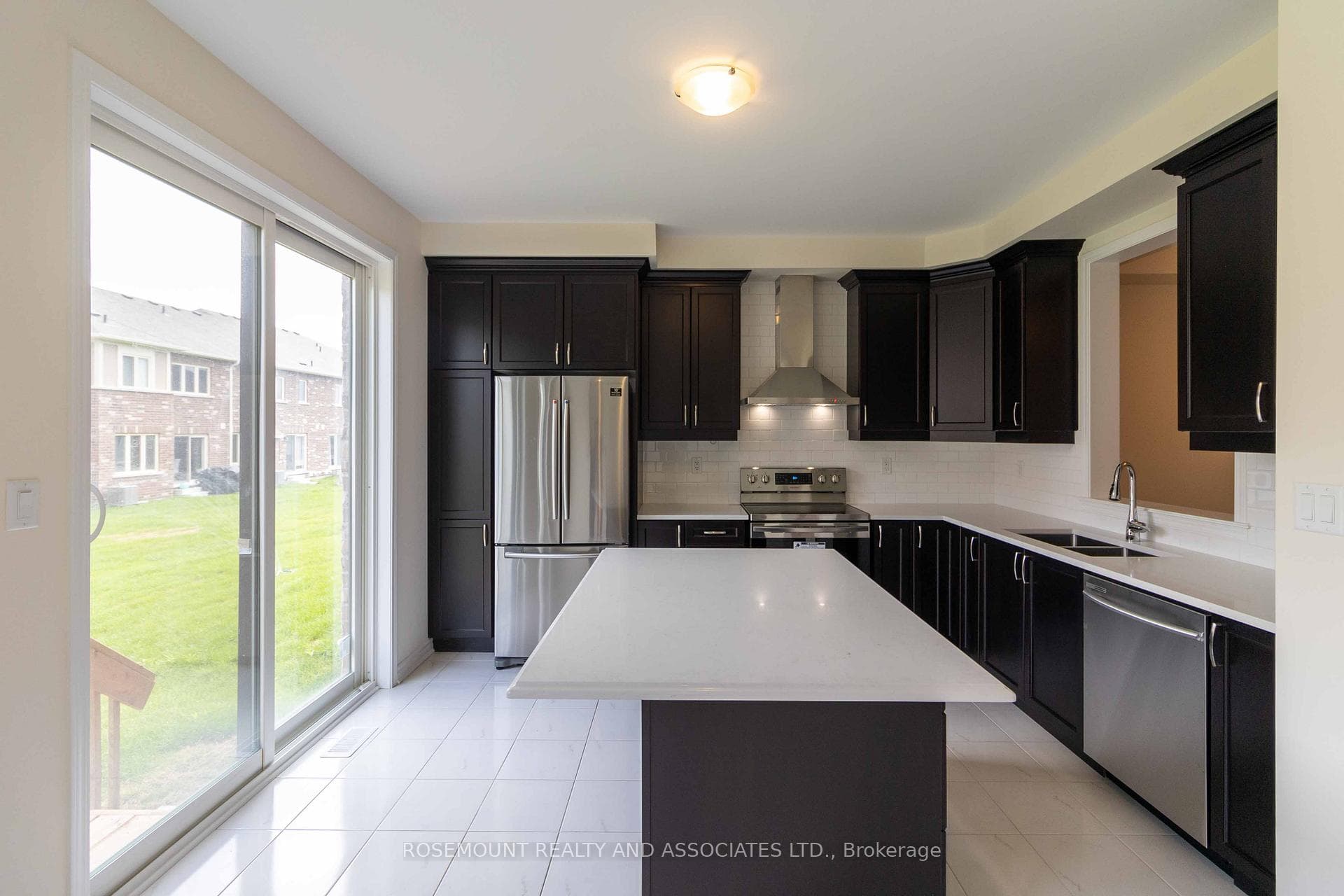 41 George Holley Street photo 13