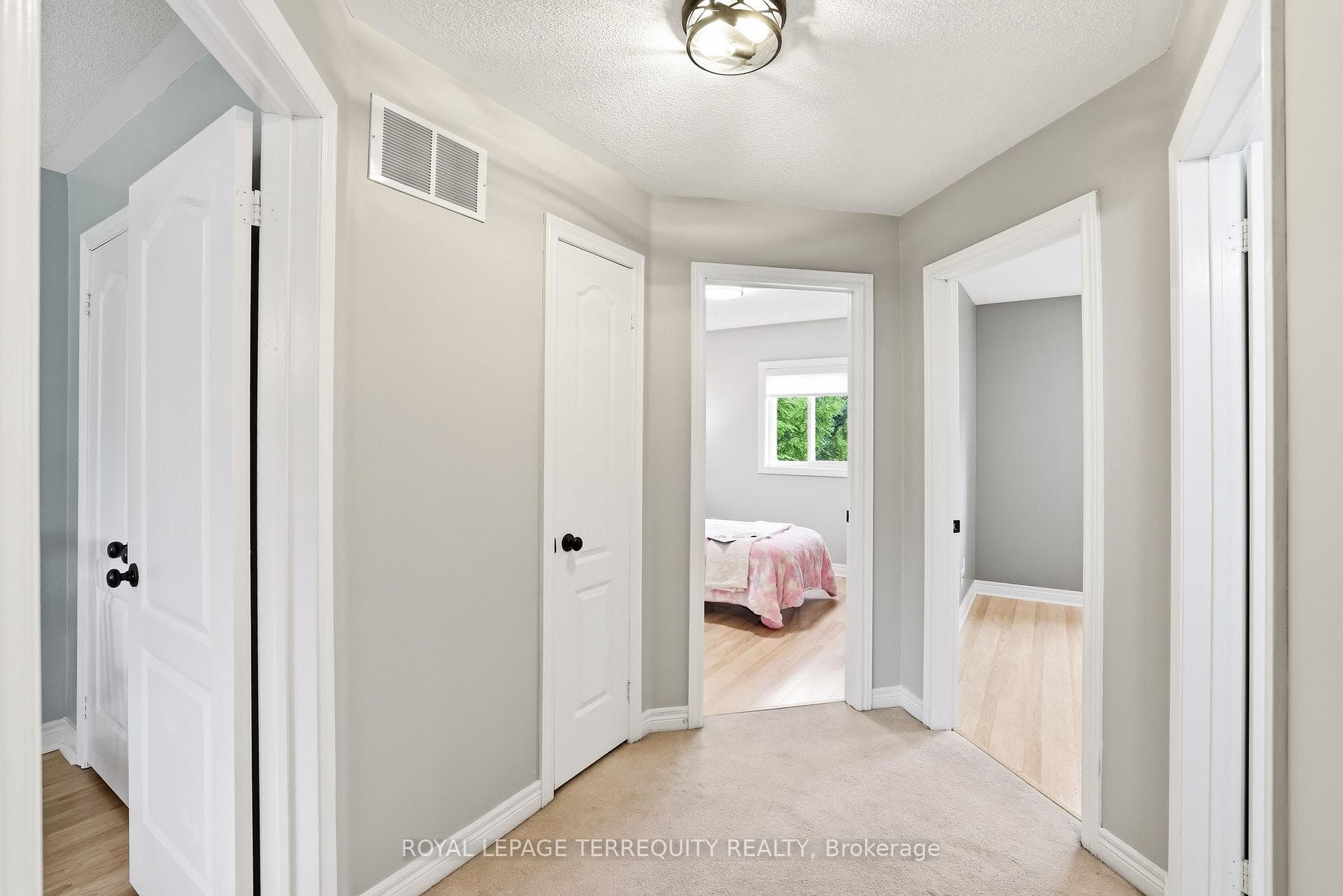 8 Sinden Drive photo 27