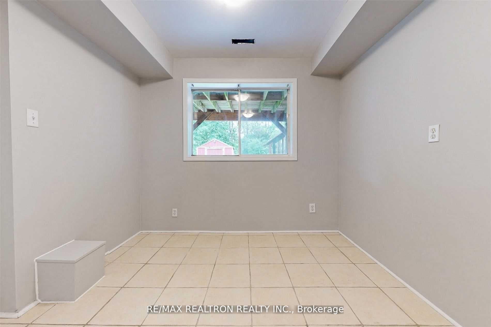 1250 Dartmoor Street Unit #Lower photo 13