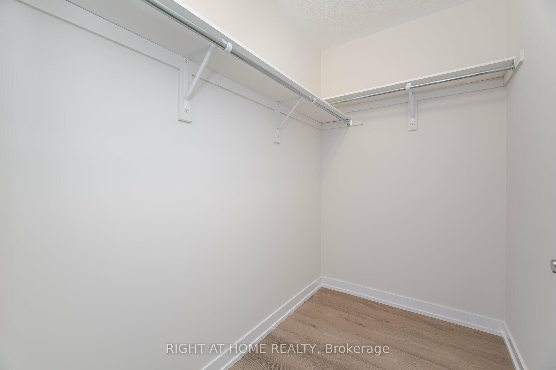 1318 Shevchenko Boulevard photo 23