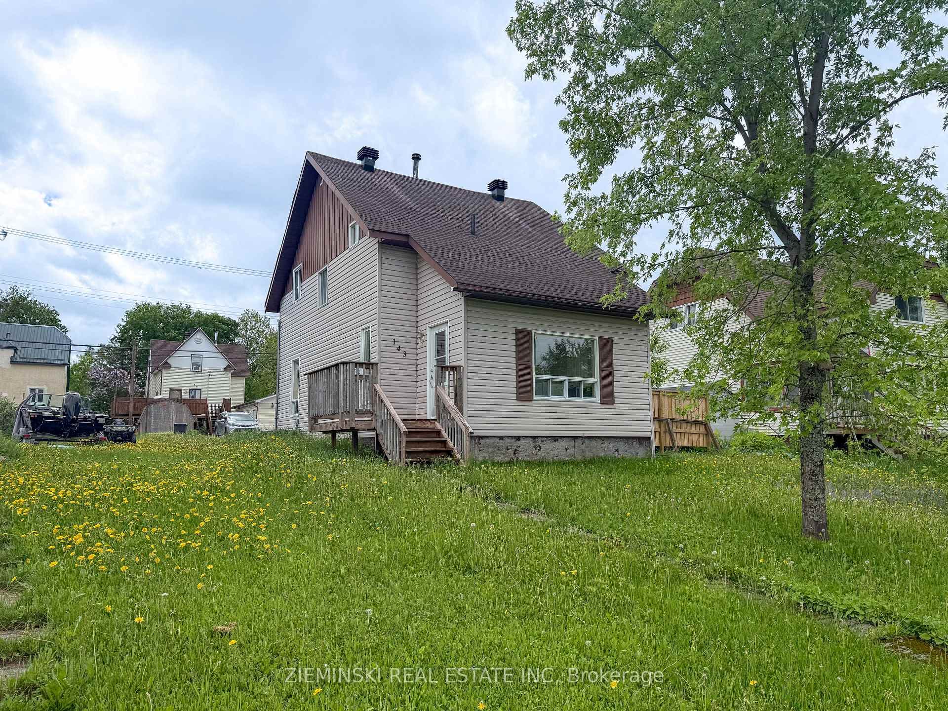 143 Essex Avenue photo 1