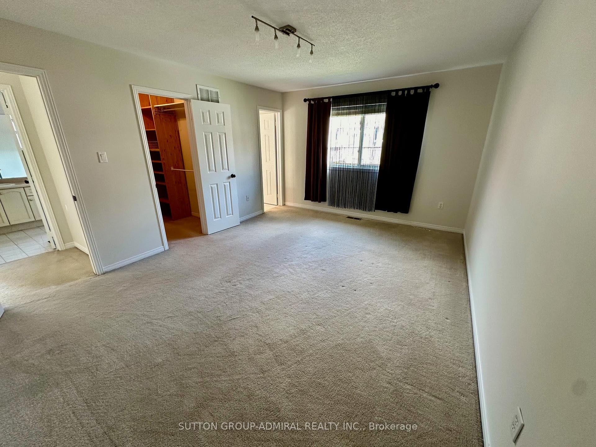 388 Flagstone Way photo 11