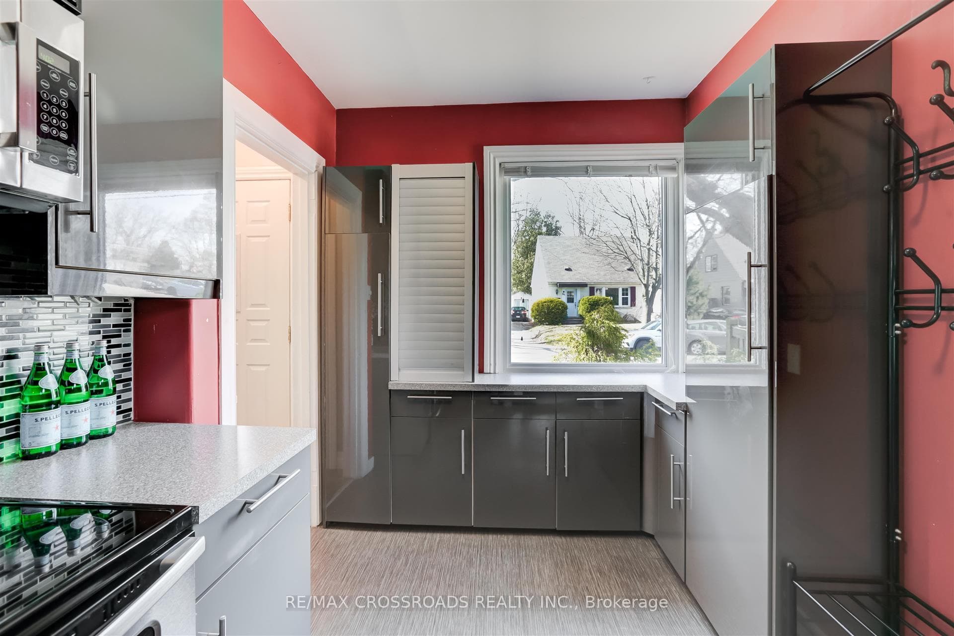 91 Gary Avenue photo 8