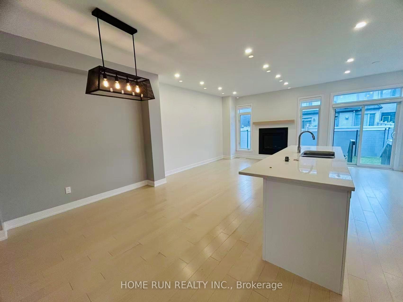870 Solarium Avenue photo 9
